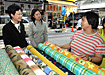Secretary for Development visits Sham Shui Po - Photo2