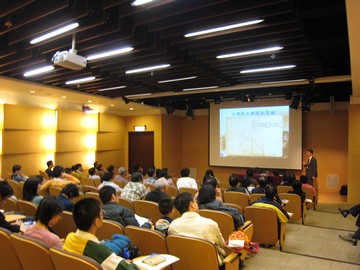 The speaker introducing waterworks architectures in Hong Kong 