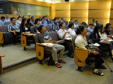 Mr. Leung introducing the restoration project of Guangyu Ancestral Hall in Guangzhou.