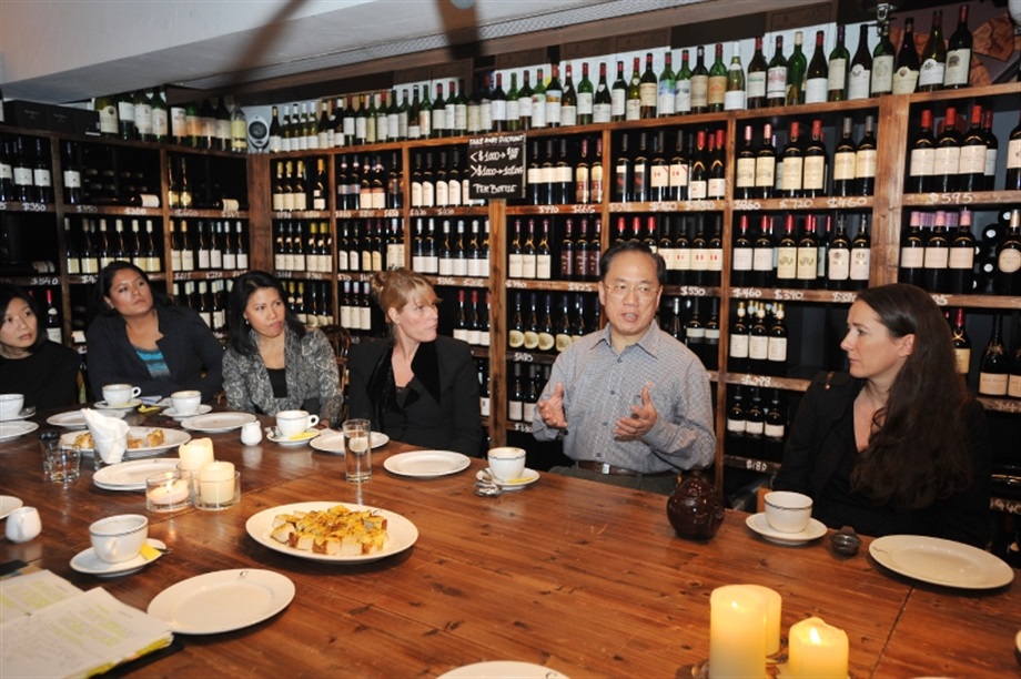 Mr Tsang joins a group of gallery operators in Central at a tea gathering to solicit their views on the police quarters project and how Hong Kong can become a better place for the development of art and creative industries.