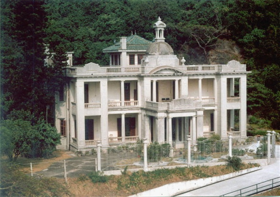 In its meeting of 25 January 2008, the Antiquities Advisory Board accorded a private residence (Jessville) at 128 Pokfulam Road with Grade III status.