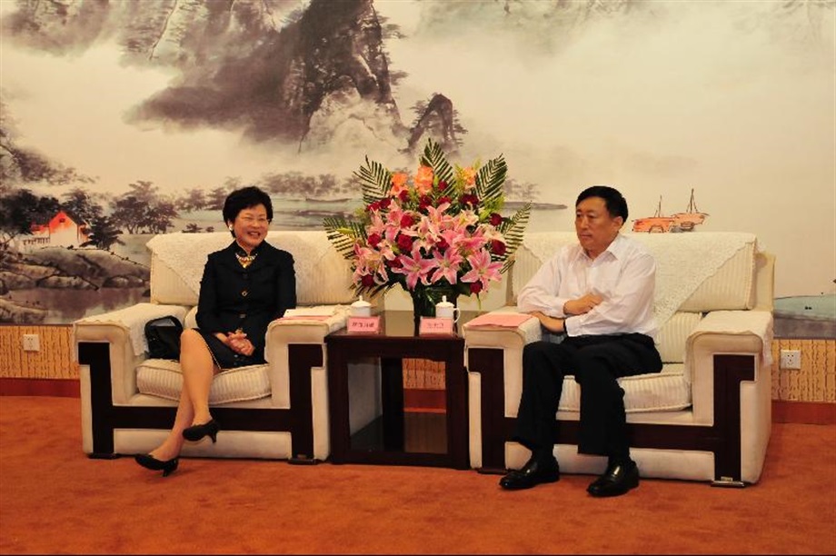 Mrs Lam met the Vice-governor of the People's Government of Henan Province, Mr Zhang Dawei, yesterday.