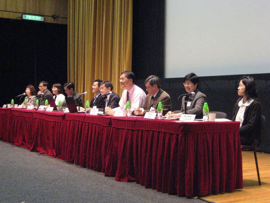 Speakers answering questions at Q&A session