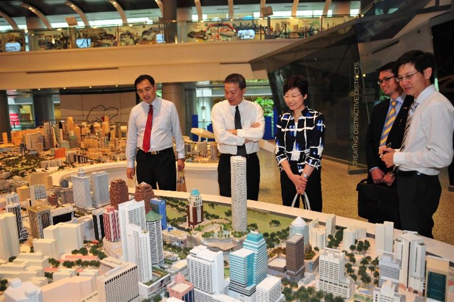 Mrs Lam visits the Singapore City Gallery at the Urban Redevelopment Authority Centre.