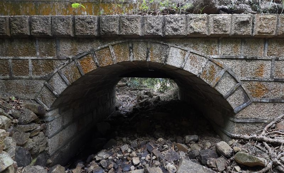 The Government today (May 22) announced that the Antiquities Authority (i.e. the Secretary for Development) has declared the masonry bridge of Pok Fu Lam Reservoir, the Tung Wah Coffin Home, and Tin Hau Temple and the adjoining buildings as monuments under the Antiquities and Monuments Ordinance. Photo shows a close-up view of the masonry bridge, which is neatly finished using granite copings with chamfered margins and reticulated surfaces.