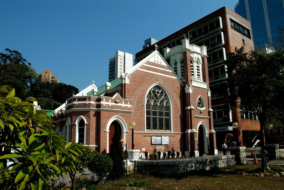 30 Merit Awards<br>Tang Tsz Mo<br>Building: St. Andrew's Church Compound<br>Grading: Grade II<br>Artist's statement: 「聖安德烈堂」讓我們明白維修和保養的重要性，可延續其壽命，再者，有實際用途的歷史建築物，可更添生氣。